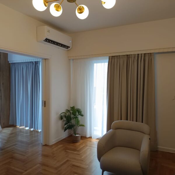 Διαμερίσματα βραχυχρόνιας μίσθωσης 
Πλαϊνές κουρτινες τύπου πλήρης συσκότησης 
Εσωτερική κουρτίνα τύπου ζωρζέτα